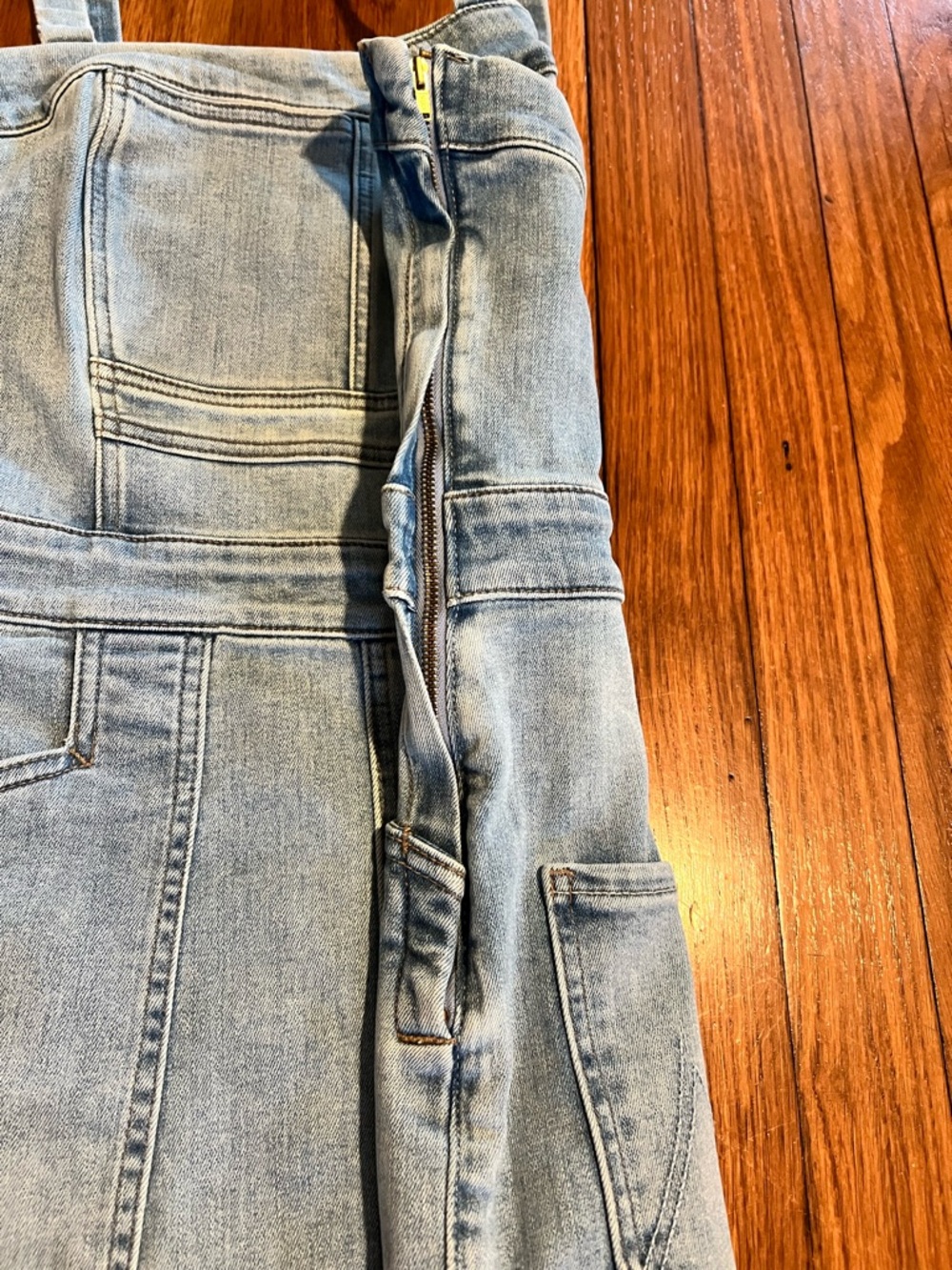 Mother Pocket Hustler Denim Overall Dress in the color when in Rome size 30 US 8 - Picture 15 of 16